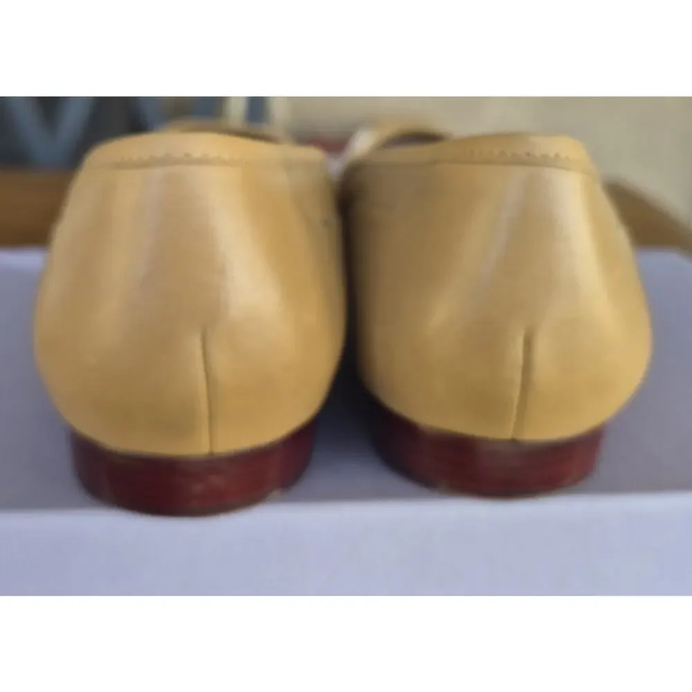 Enzo Angiolini Liberty Leather Loafers in Cream Slip On Flats Size 9